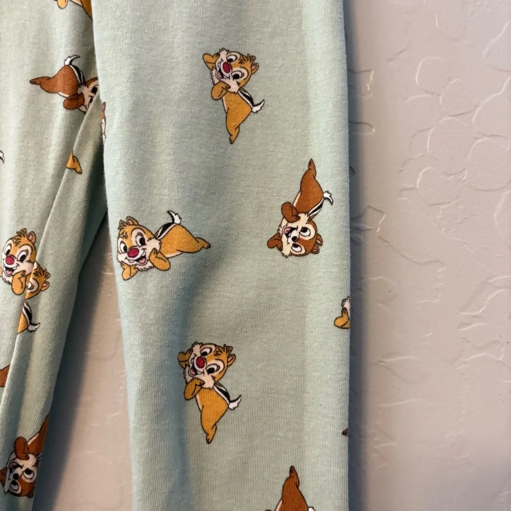 H&M disney green and glitter chip and dale two piece long sleeve pajama set 5t
